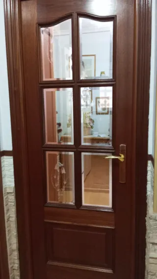 Puerta Sapeli con cristal y marco