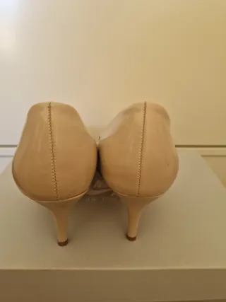 Zapatos de tacón H&M beige talla 38