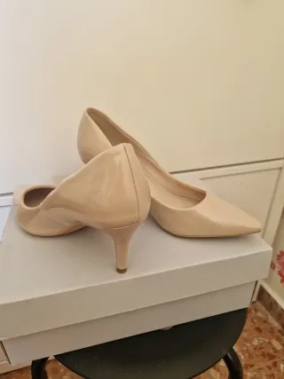 Zapatos de tacón H&M beige talla 38