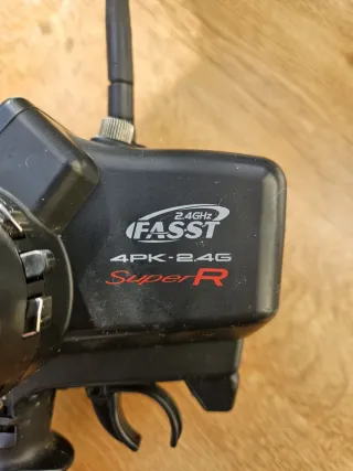 Emisora Futaba 4PK Super R