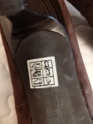 Zapatos de tacón marrones