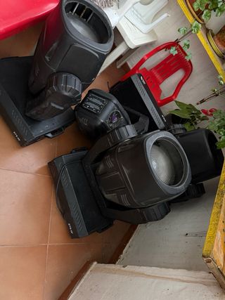 4 Cabezas Móviles Light Control 575