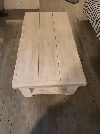 Mesa de centro de madera blanca