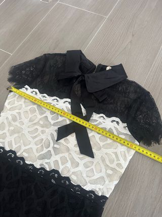 Vestido Sandro encaje negro y blanco
