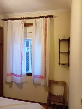 ALQUILO HABITACIÓN A MUJER SOLA