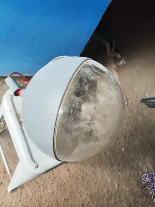 Lámpara esférica gris y transparente