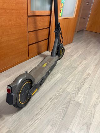 Ninebot G30 Patinete Eléctrico