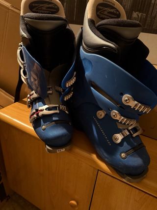 Esquís Dynastar rojos