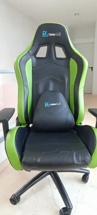 Silla Gaming NewSkill Negra y Verde