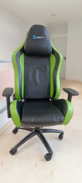 Silla Gaming NewSkill Negra y Verde