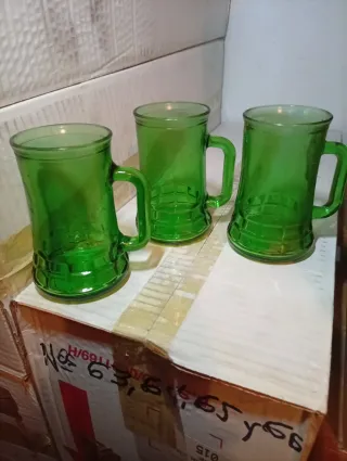 Vajilla de cristal verde