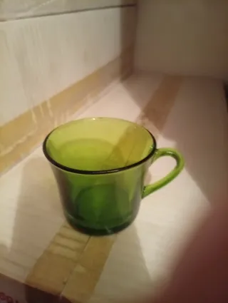 Vajilla de cristal verde