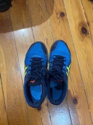 Deportivas Asics Azules y Amarillas