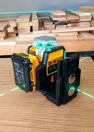 NIVEL LÁSER 12 LINEAS + BATERIA + CARGADOR ¡NUEVO!