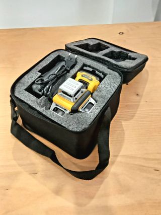 NIVEL LÁSER 12 LINEAS + BATERIA + CARGADOR ¡NUEVO!