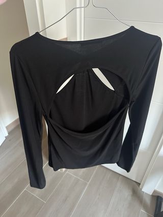 Top Zara negro con abertura frontal salsa/bachata