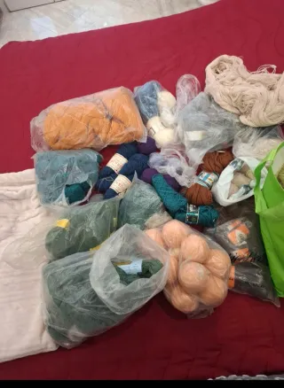 Gomitoli e matasse lana misti