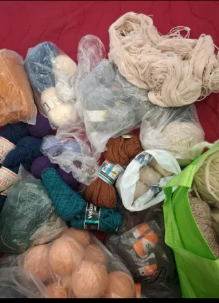 Gomitoli e matasse lana misti