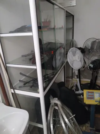 Vitrina expositora cristal y metal