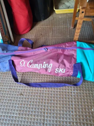 Bolsa de esquí. Pareja de tablas con fijaciones