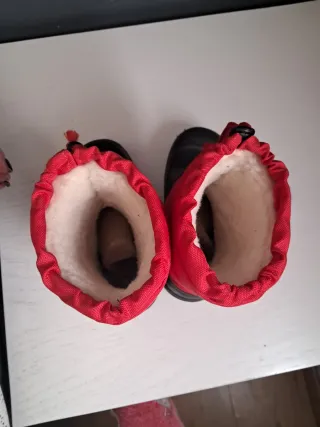 Botas de Nieve Rojas y Negras talla 29/30