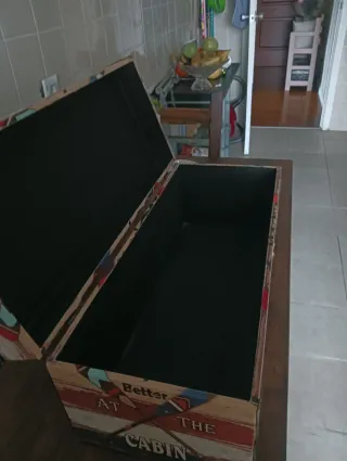 Baúl decorativo madera y metal