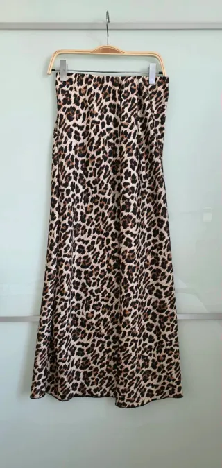 Falda satinada estampado leopardo