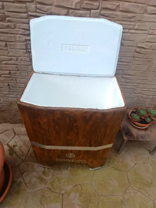 Botellero Polietileno 140L ,imitacion madera vinta