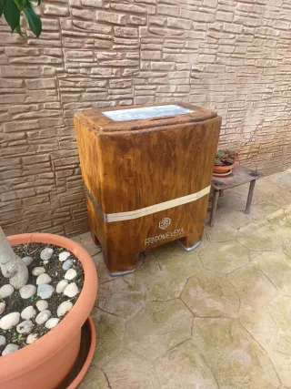 Botellero Polietileno 140L ,imitacion madera vinta