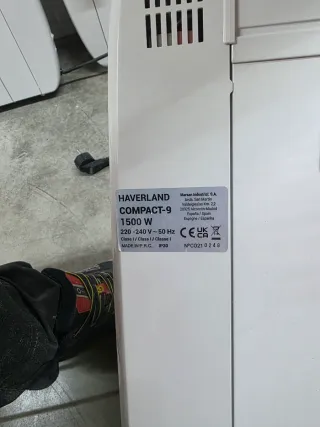Emisor eléctrico blanco