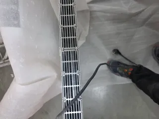 Emisor eléctrico blanco