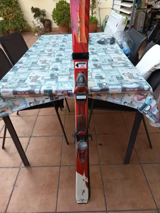 Esquís de montaña y pista