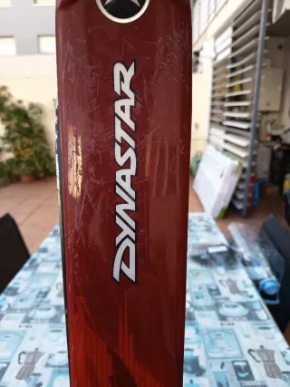 Esquís de montaña y pista