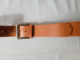 Cinturón de cuero natural