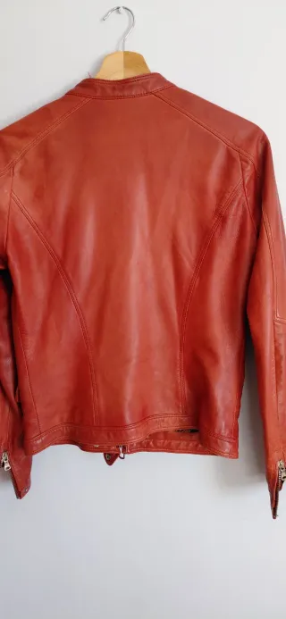 Bonita Chaqueta de piel natural Massimo Dutti