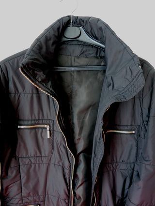 Parka negra. Talla: 42