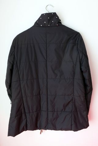 Parka negra. Talla: 42