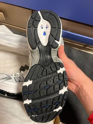 New Balance 530 Plata y Blanco