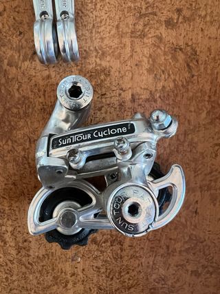 Grupo Suntour Cyclone Clásica Carretera