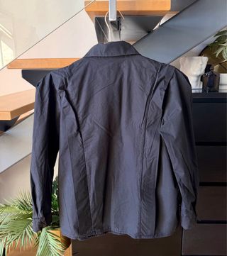 Camisa Carolina Herrera Negra Talla M Logo Dorado