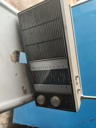 Radio Lavis Beige Antigua