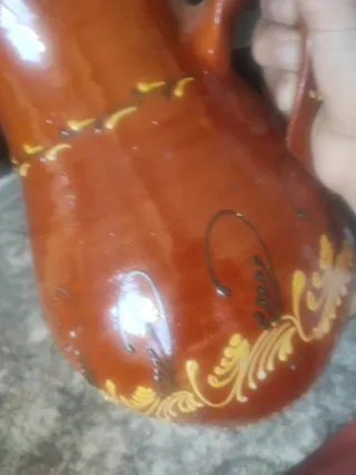 Garafa de barro decorada