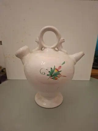 Botijo de cerámica firmado Lario