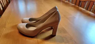 Zapatos de tacón Nine West beige