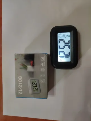 RELOJ DESPERTADOR,CON LUZ, ALARMA,FECHA, TEMPERA..