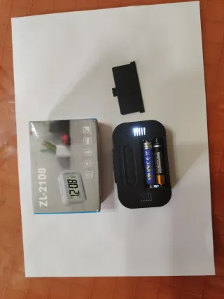 RELOJ DESPERTADOR,CON LUZ, ALARMA,FECHA, TEMPERA..