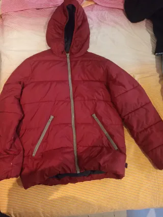 Chaqueta de frío roja