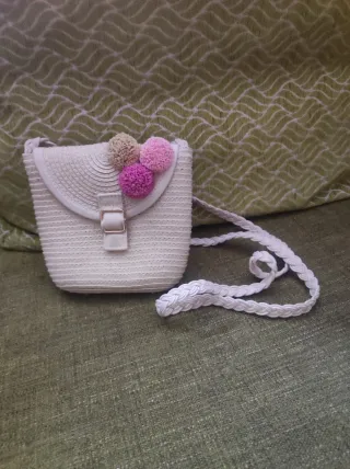 Bolso de paja para niña
