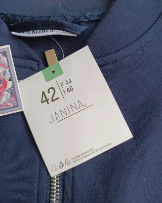Chaqueta azul marino cremallera. Estilo sudadera