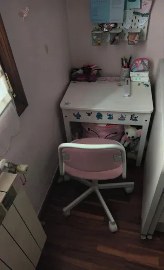 Escritorio y silla infantil tambien por separado